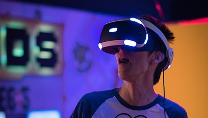 وحدة تحكم Xbox بحالة جيدة لاسلكية