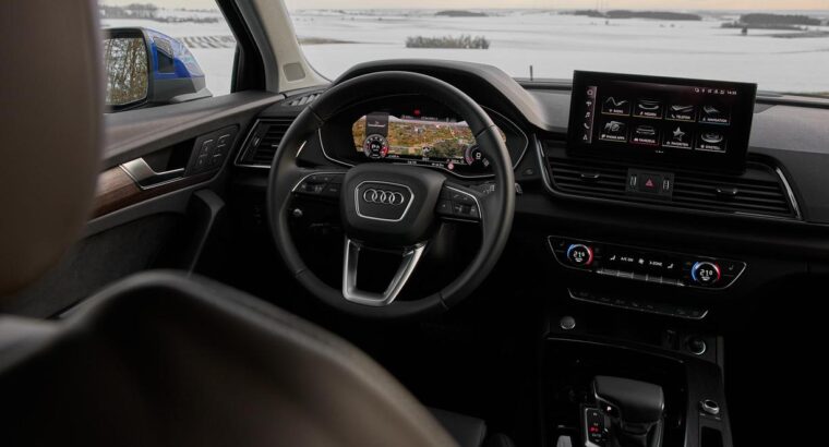 سيارة Audi Q5 SUV فاخرة للبيع، الفخامة والأداء والراحة!
